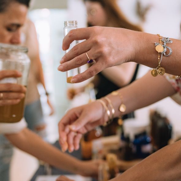 ידיים עובדות